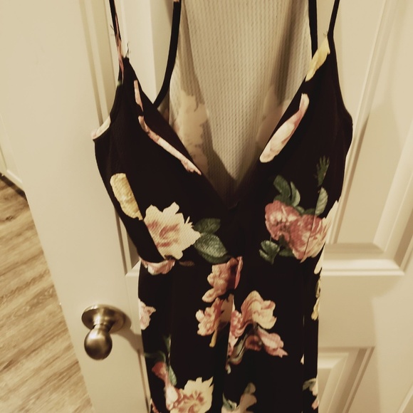 Black floral mini dress - Picture 2 of 4